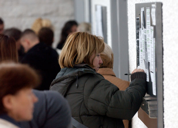 У СРПСКОЈ 114.357 НЕЗАПОСЛЕНИХ: Без посла и доктори наука